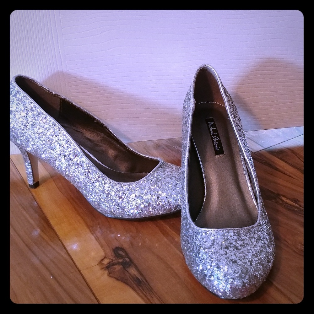 Sparkly silver pumps